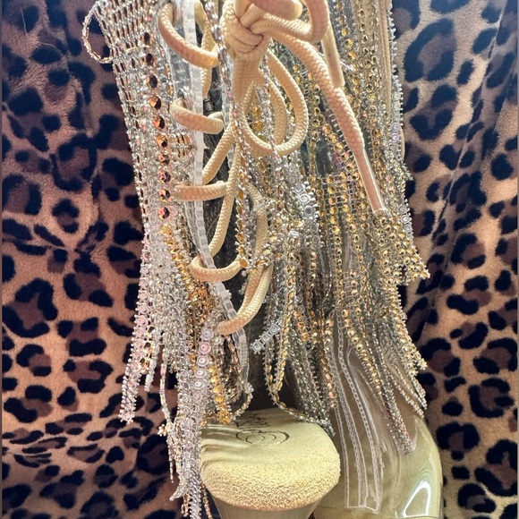 Gold and silver pleasers - Picture 3 of 4